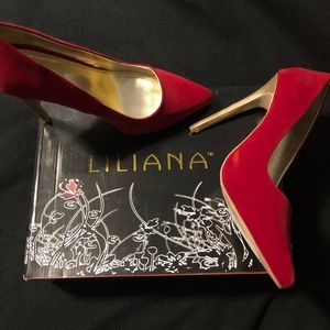 Lilian Heel, like new!! Only worn a few times.